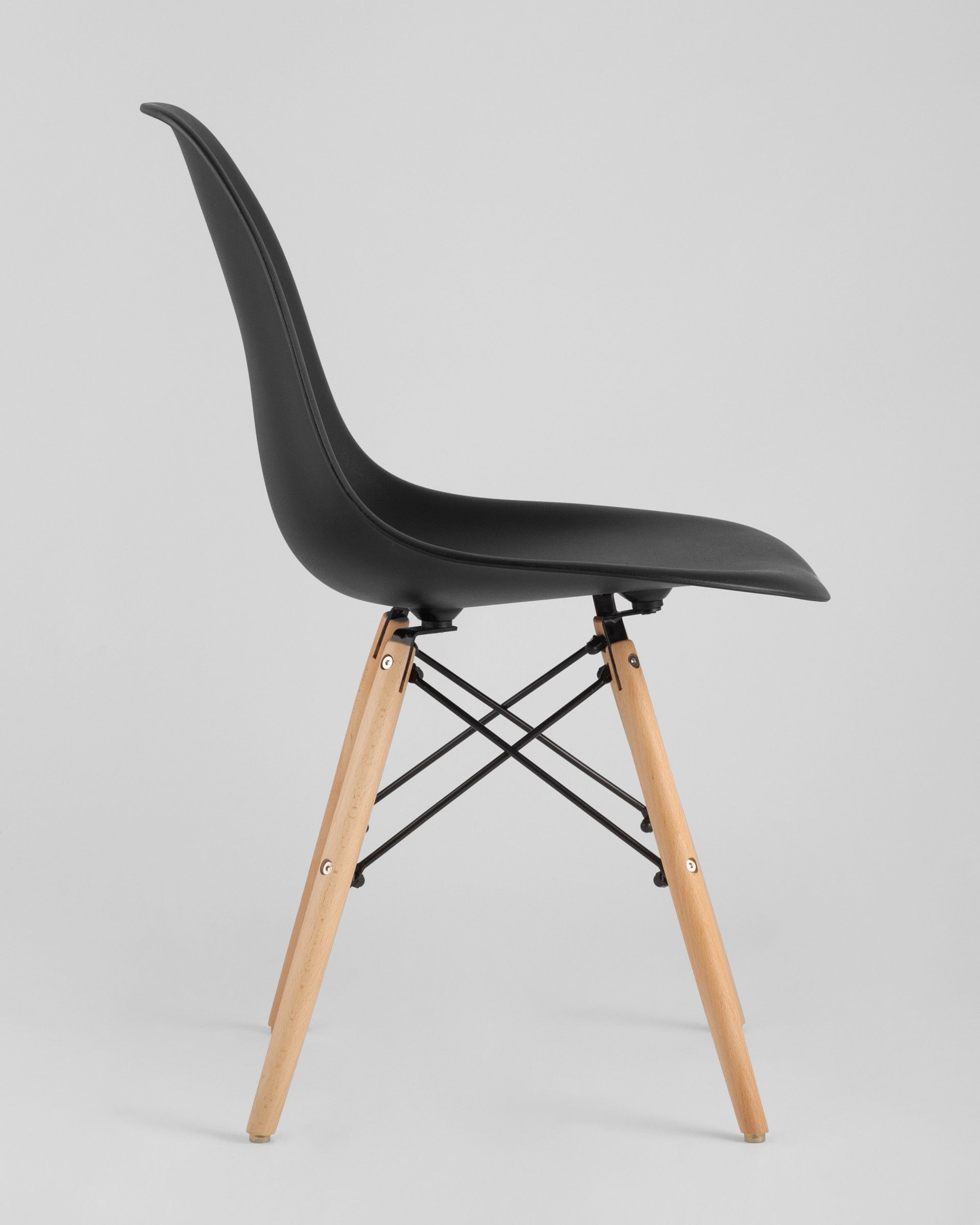 Стул Eames DSW черный